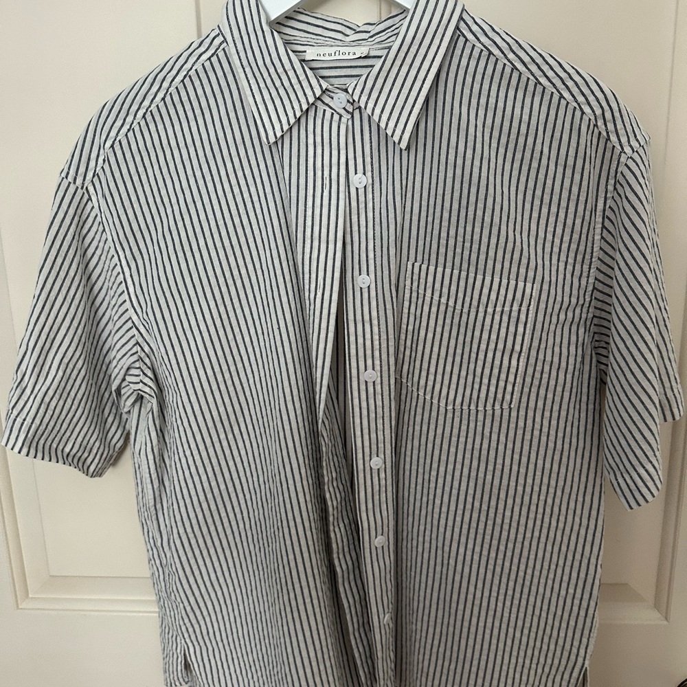 NWOT Neuflora medium button down striped